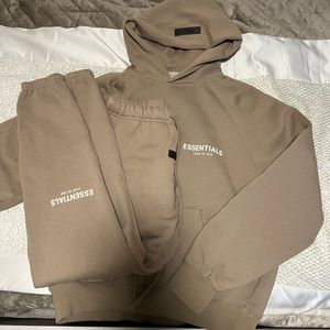 FEAR OF GOD ESSENTIALS- Oak Brown